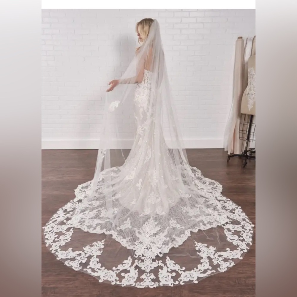 Maggie Sottero Tuscany Royale Cathedral  Veil